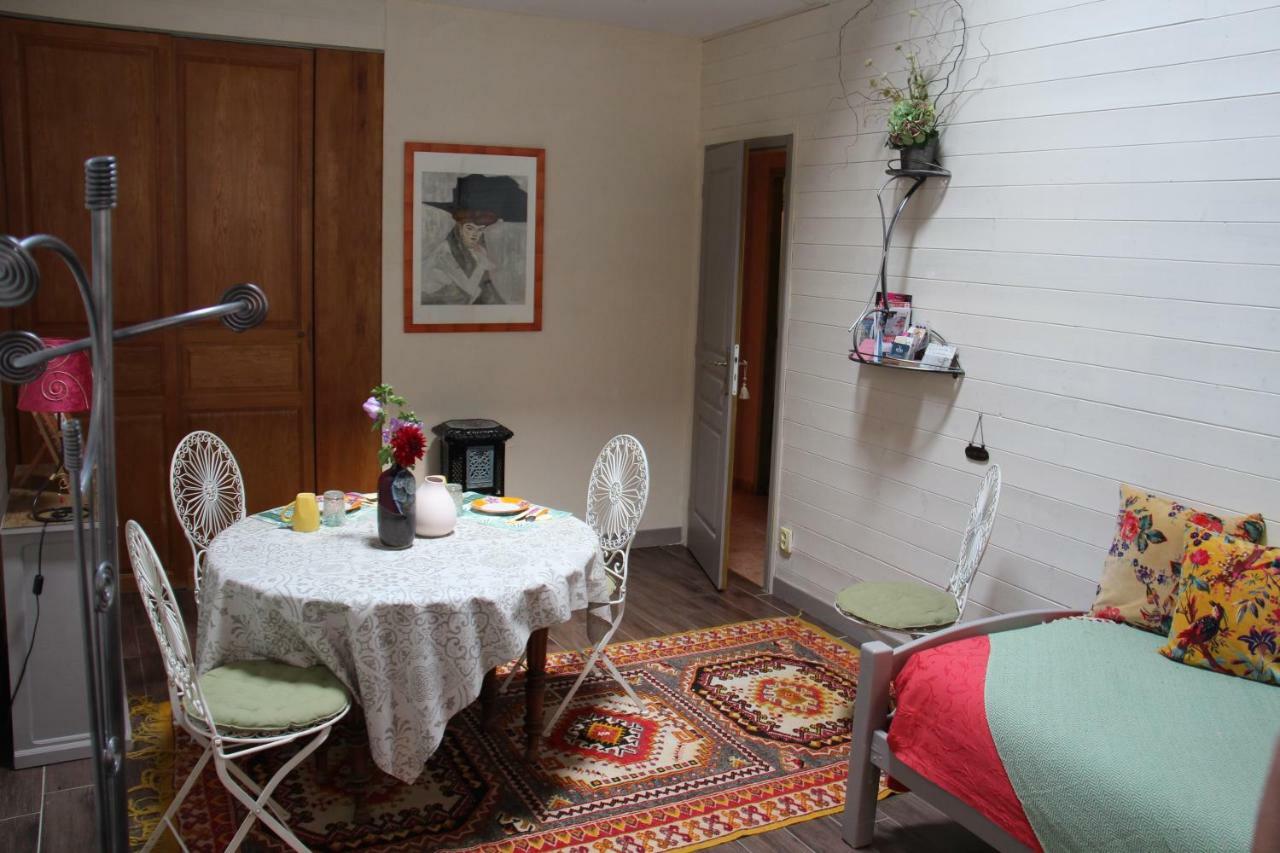 Bed and Breakfast Les Ateliers D'Art Роанн Екстер'єр фото